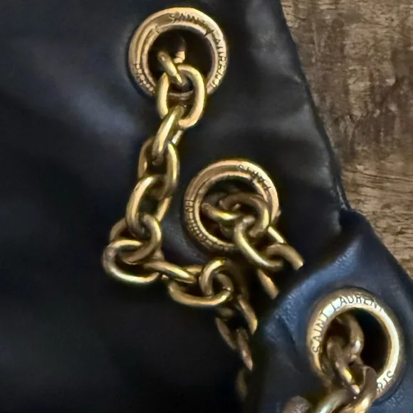 Yves Saint Laurent Black and Gold Shoulder Bag with Sleek Design - Picture 4 of 15